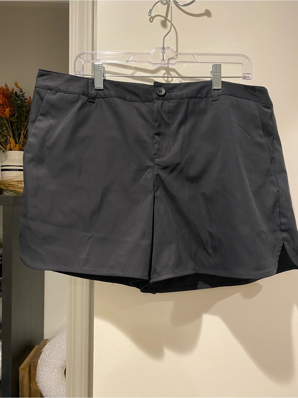 Oakley Women’s Black Regular Fit Chino Shorts XL